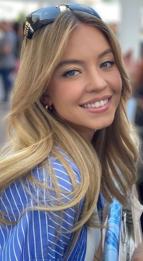 Sydney Sweeney Hair, Sydney Sweeney, Blonde Hair Inspiration, Honey Hair, Hair Blonde, Dark Hair, Hair Goals, New Hair, Hair Inspo