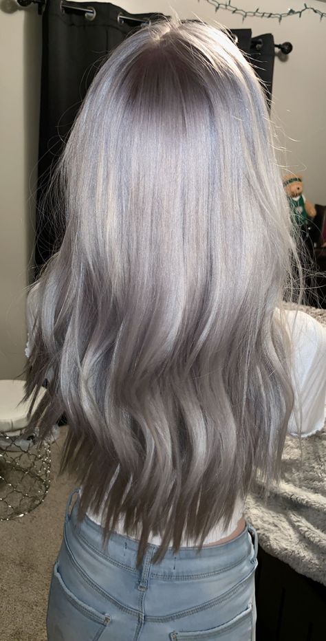 Hair Colour Ideas Silver, Platinum Hair Color Silver Grey, Grey Tones Hair, Ice Silver Hair, Ashy Hair Balayage Blonde, Ashy White Hair, Dark Platinum Hair, Silvery White Hair, Silver Ends Hair