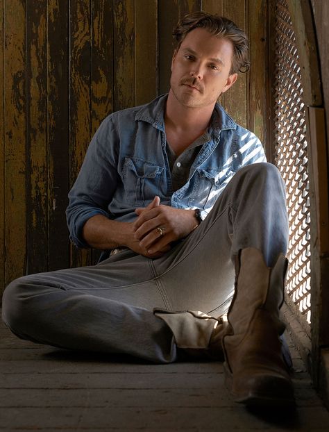 Clayne-Crawford-2 Clayne Crawford, Nice Guys, Hello Handsome, Future Baby, Male Beauty, Men's Style, Serie Tv, A Good Man, Movies And Tv Shows