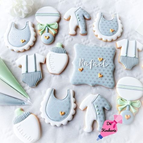 Baby Boy Sugar Cookies Royal Icing, Biscotti Baby Shower Bebe, Baby Boy Cookies Decorated, Baby Cookies Decorated, Baby Boy Sugar Cookies, Baby Shower Cookies For Boy, Flower Cookies Bouquet, Baby Shower Biscuits, Baby Boy Cookies