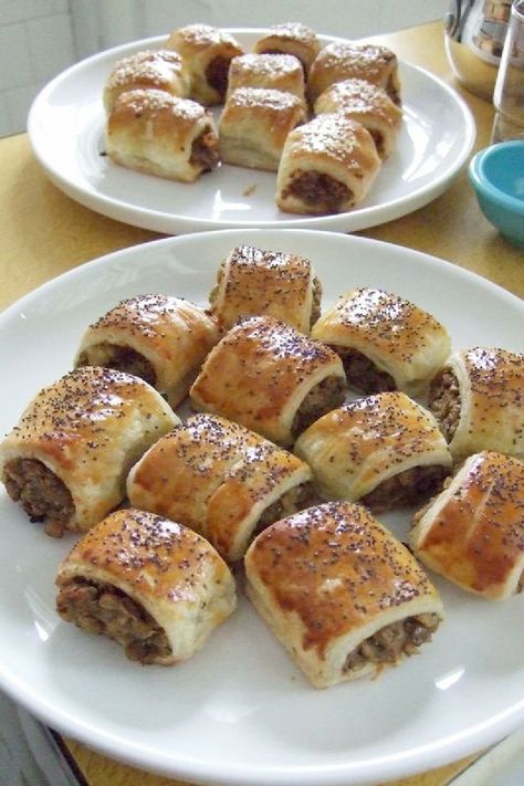 Sausage Crescent, Cheese Crescent Roll Recipes, Sausage Crescent Rolls, Sausage Crescents, Crescent Rolls Recipe, Cheese Crescent Rolls, Crescent Roll Recipes, Sausage Rolls, Finger Food Appetizers