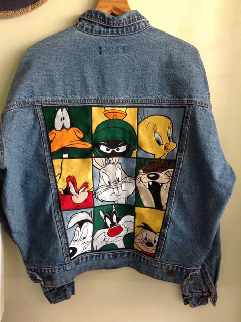 Diy Denim Jacket, Painted Clothes Diy, Disney Jacket, Painted Denim Jacket, Diy Jeans, Denim Art, Diy Jacket, Cute Plus Size, Painted Jeans