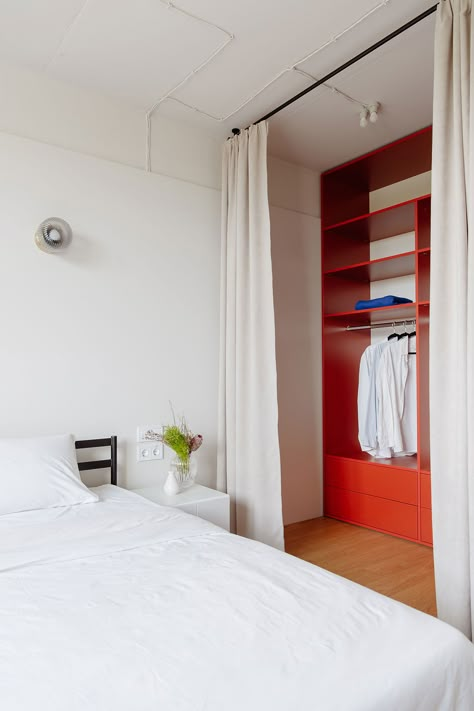 A Kyiv Apartment Elevated With a Kaleidoscope of Primary Colors White Square Tiles, Red Cabinets, Green Kitchen Cabinets, Open Space Living, Tiny Apartment, Closet Design, Small Apartments, Apartment Living, 인테리어 디자인