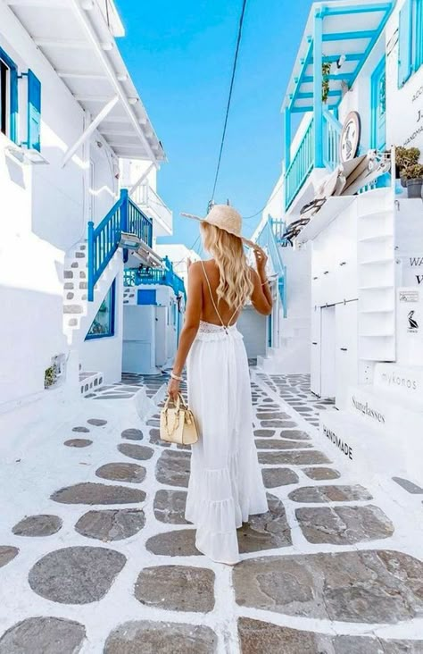 Greece Vacation Outfit, Santorini Outfit, Grecia Santorini, Santorini Grecia, Greek Vacation, Greece Pictures, Greece Outfit, Travel Pose, Greece Photography