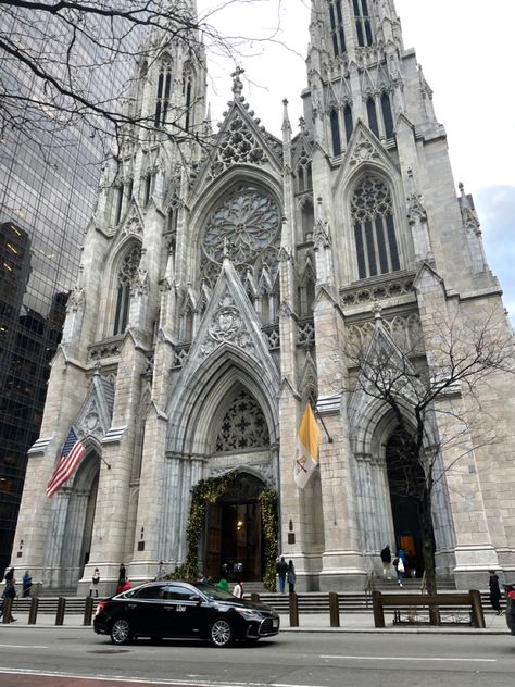 new york city new york big city cathedral famous aesthetic it girl vibes mood travel church New York Famous Places, Famous Aesthetic, It Girl Vibes, Church Aesthetic, Dream Wedding Ring, York Travel, Places In New York, New York Homes, Cathedral City