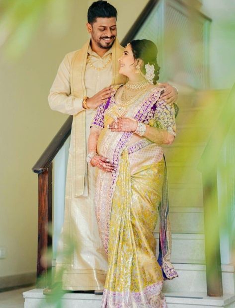 Seemantha Photoshoot, Baby Shower Photoshoot Indian, Valaikappu Photoshoot, Srimantham Sarees, Seemantham Photoshoot, Traditional Pregnancy Photoshoot, Srimantham Photoshoot, Sreemantham Poses, Seemantha Decoration