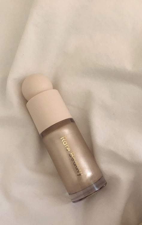 Rare Beauty Liquid Highlighter, Liquid Highlighter Makeup, Rare Beauty Highlighter, Positive Light Liquid Luminizer, Rare Beauty Positive Light, Rare Beauty Liquid, Liquid Luminizer, Selena Gomez Makeup, Face Highlighter