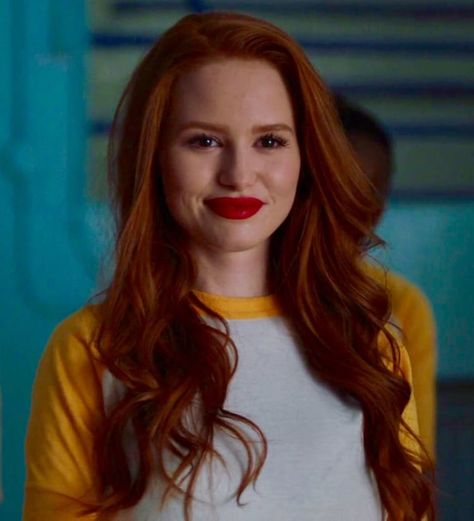 Que neném maus lindooo 💕💕 Long Red Hair, Cheryl Blossom, Long Red, Riverdale, Red Hair, A Woman, The Story, Books Wattpad, Blossom