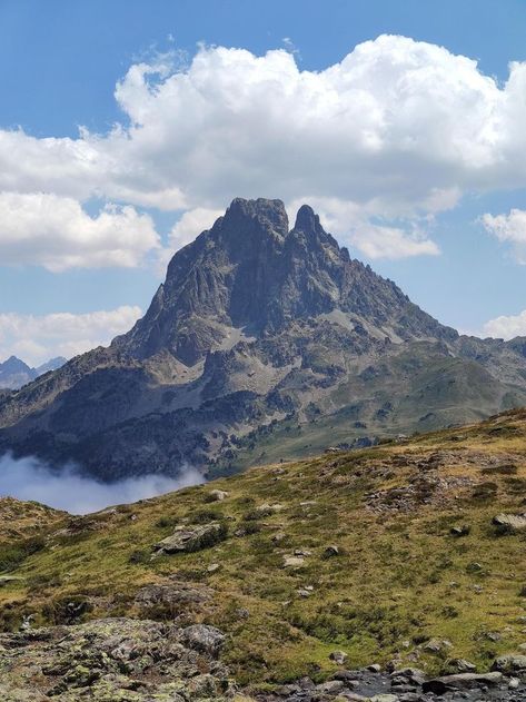 French Pyrenees, Pyrenees Mountains, Nature Photography Landscape, Nice Life, Background Nature, Wonderful Nature, Scenery Photos, Amazing Landscapes, Travel France