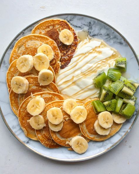 Brunch Vegan, Vegan Pancake Recipes, Coconut Yoghurt, Vegan Pancakes, Go To Work, Weekend Brunch, Pancake Recipe, Time To Celebrate, The Weekend