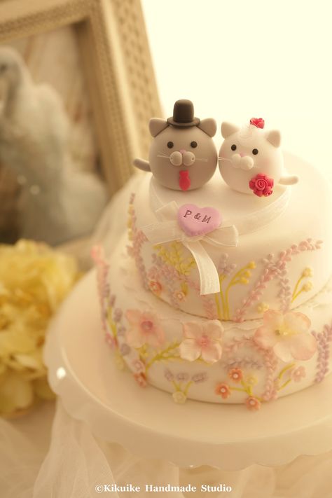 https://flic.kr/p/A72MDu | kitty and Cat MochiEgg wedding c | www.etsy.com/listing/226806313/kitty-and-cat-wedding-cake... Shaadi Ideas, Cat Wedding Cake, Wedding Budget Planner, Cat Wedding, Wedding Budget, Wedding Decor Style, Engagement Decorations, Future Wedding Plans, Cake Decor