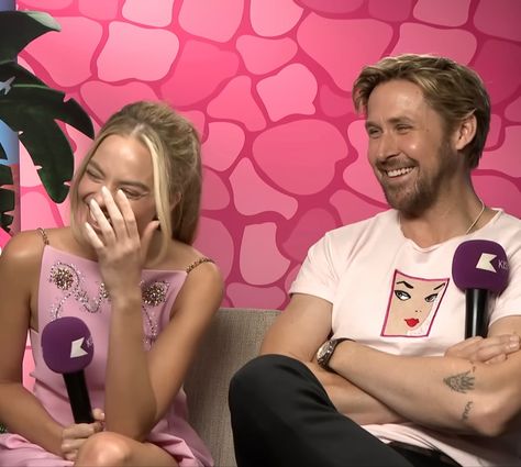 Ryan Gosling Interview, Barbie The Movie 2023, Ryan Gosling Barbie, Margot Robbie And Ryan Gosling, Barbie Items, Barbie The Movie, Movie 2023, Райан Гослинг, Barbie Barbie