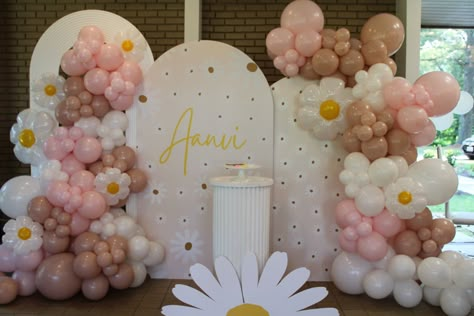 Bluey First Birthday, Daisy Theme, First Birthday Party Ideas, Flower Birthday Party, Bunny Birthday Party, 1st Birthday Girl Decorations, Baby Birthday Themes, 1st Birthday Party Themes, Bunny Birthday