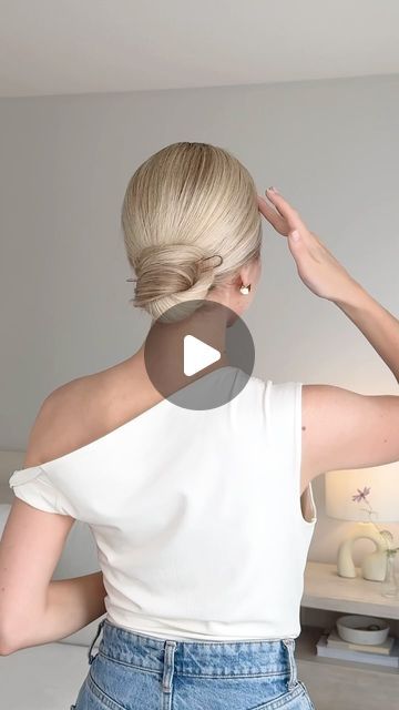 Alex Gaboury on Instagram: "Easy updo hairstyle with a hair fork ❤️
#hairstyle #hairvideos #longhairstyles #hairtutorial #updo #hairfork" Fork Hairstyle, Alex Gaboury, Easy Updo, Easy Updo Hairstyles, Easy Updos, Updo Hairstyle, Hair Fork, Hair Videos, Hair Updos