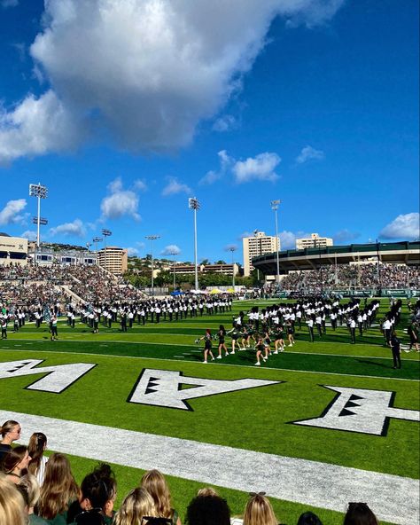 Uh manoa football game University Of Manoa Hawaii, Collage In Hawaii, University Of Hawaii Manoa, Byu Hawaii Aesthetic, University Of Hawaii At Manoa Dorm, Hawaii University Aesthetic, Hawaii Pacific University Aesthetic, Hawaii College Aesthetic, Uh Manoa Aesthetic