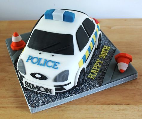 Cute Police car - by Zoe's Fancy Cakes @ CakesDecor.com - cake decorating website Police Car Cake, Policeman Cake, Police Car Cakes, Police Birthday Cakes, Police Themed Birthday Party, Car Cakes For Boys, Cars Cake Design, Police Cakes, Zoes Fancy Cakes