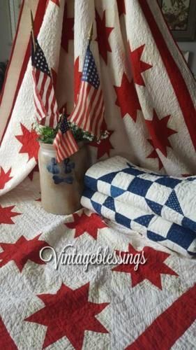 Americana Quilts, Red Stuff, Patriotic Centerpieces, Needlework Ideas, Simple Quilts, Country Quilt, Ranch Ideas, Quilts Vintage, Quilt Display