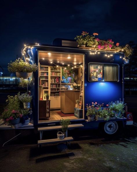 Mobile Bookstore Pop Up, Mobile Book Store, Booth Market, Mobile Bookstore, Bookshop Ideas, Dream Community, Book Bus, Book Truck, Bookstore Design