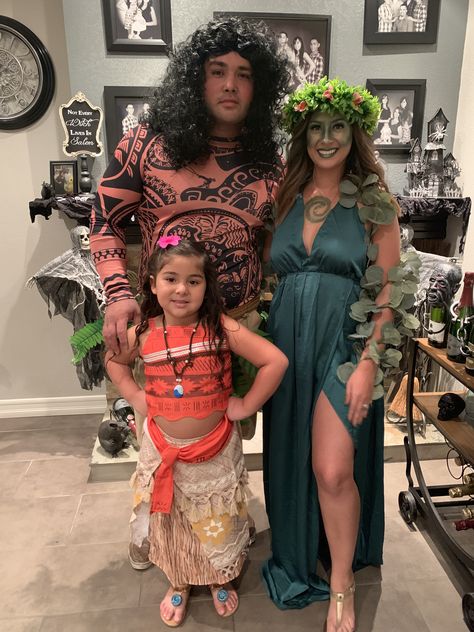 Barbie Trio, Trio Costume Ideas, Moana Halloween Costume, Moana Birthday Decorations, Moana Birthday Outfit, The Best Trio, Family Themed Halloween Costumes, Moana Birthday Party Theme, Moana Theme Birthday