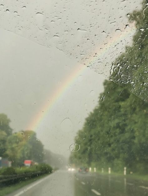 rainy rainbow with water droplets March Vision Board Aesthetic, Rainy Spring Aesthetic, Morgan Core, Rainy Spring Day, March Aesthetic, Rainy Photos, Rainy Day Photos, Spring Rainbow, Aesthetic Rainbow