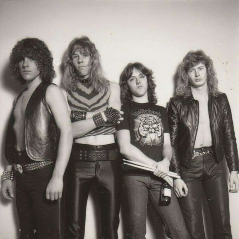 Metallica, 1982 with Dave Mustaine & Ron Mcgovney Ron Mcgovney, Jason Newsted, Robert Trujillo, Cliff Burton, Dave Mustaine, Musica Rock, James Hetfield, Band Photos, Heavy Metal Bands