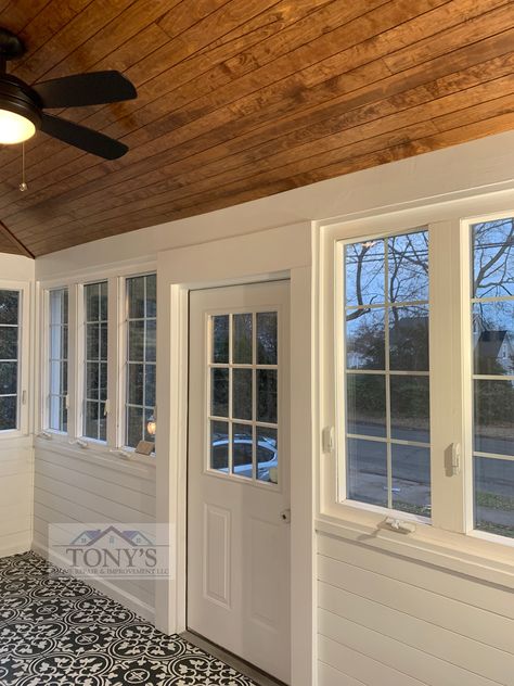 Porch To Mudroom, Porch To Sunroom, Closed In Porch, Enclosed Front Porches, Sunroom Remodel, Pole Barn Plans, Veranda Design, Small Sunroom, Deck Railing Ideas