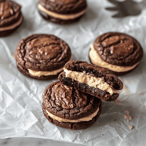 Brownie Sandwich, Cookies With Peanut Butter, Peanut Butter Frosting Recipe, Sandwich Cookies Filling, Healthy Cookie Dough, Fudgy Brownie, Chewy Brownies, Peanut Butter Sandwich, Peanut Butter Frosting