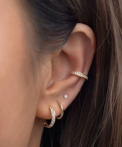 2nd Ear Piercing, Surfergirl Style, Minimalist Ear Piercings, Cool Ear Piercings, Pretty Ear Piercings, Cute Ear Piercings, Jewelry Accessories Ideas, Classy Jewelry, Jewelry Lookbook