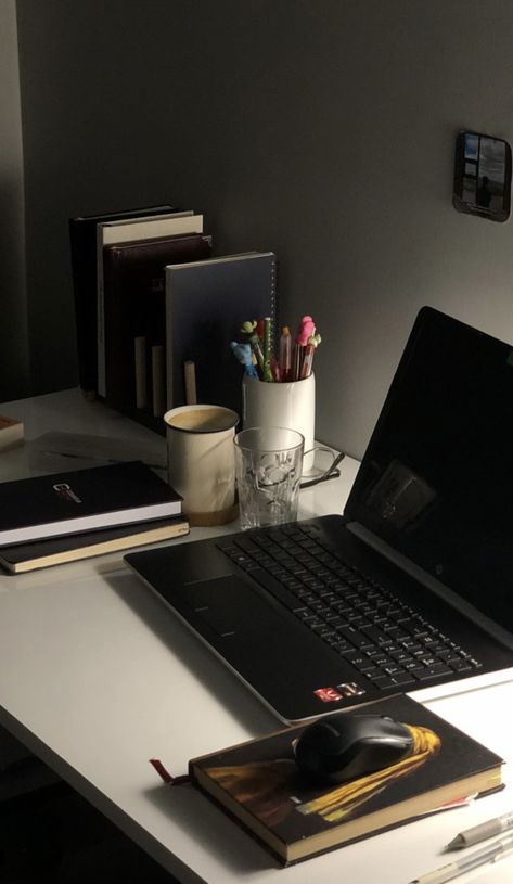 Black Laptop Aesthetic, Aesthetic Desk Wallpaper, Laptop Aesthetics, Office Desk Design, Study Set, Pinterest Room Decor, Money On My Mind, Work Room, Work Motivation