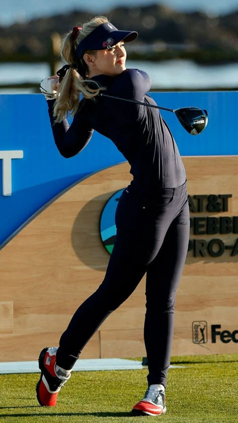 Nelly Korda, Golf Fits, Lady Golfers, Womens Golf Wear, Female Golfers, Titleist Golf, Golf Women, Kathryn Newton, Preppy Women