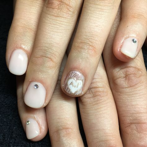 IG @emazingmani Heart carved into tree gel manicure Love initials Bridal nails Nail art with Essie gel polish Bridal Nails With Initials, Wedding Nails With Initials, Initials Nails, Nails Initials, Tree With Initials, Nails With Initials, Love Initials, Polish Breakfast, Essie Gel Polish