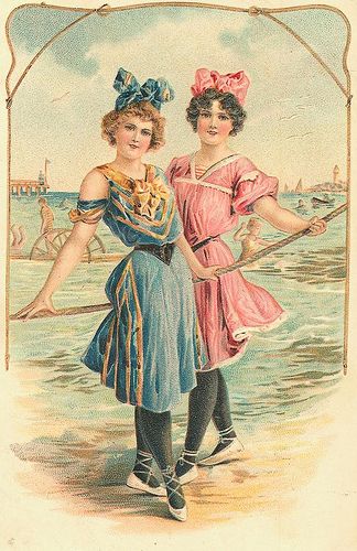 Images Victoriennes, Postal Vintage, Portrait Vintage, Vintage Bathing Suits, Victorian Art, Old Postcards, Vintage Printables, Vintage Beach, Photo Postcards