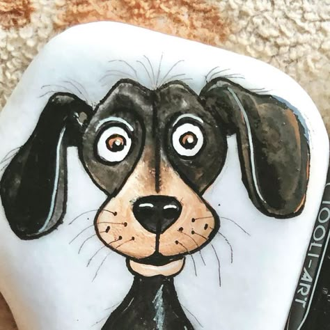 Craftymomma19 on Instagram: "Meeting a friend for lunch and bringing this fun gift for her.  #rocksofinstagram  #diy #handpainted #paintedbyhand #paintedstonesofinstagram #rocksoninstagram #paintedonrocks #paintedrocksofinstagram #paintpenart #paintedstones #rockartist #paintedonstones #acrylicmarkerart #paintingrocks #paintedrocks #kindnessrocks  #handpaintedrocks #artonrocks #memorials #stoneart #paintedshells #stonepainting #rockpainting #rockart  #paintedrocksrock #paintedanimals #rocklady" How To Paint A Dog, Dog Rock Painting, Red Fox Art, Ladybug Rocks, Diy Rock Art, Painted Rock Animals, Dog Rocks, Rock Artists, Paint Rock