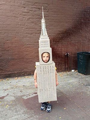 Building Costume, Halloween Costumes For Children, Broadway Christmas, Custom Halloween Costumes, Cardboard City, Cardboard Costume, New York Theme, World Book Day Costumes, Book Day Costumes