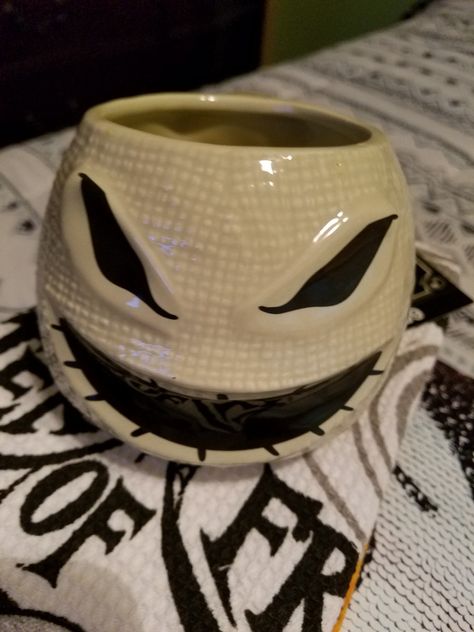 Oogie Boogie Mug, Basic Furniture, Starbucks Cup Art, Christmas Hand Painted, Coffee Collection, Cup Art, Wreaths And Garlands, Pinch Pots, Oogie Boogie