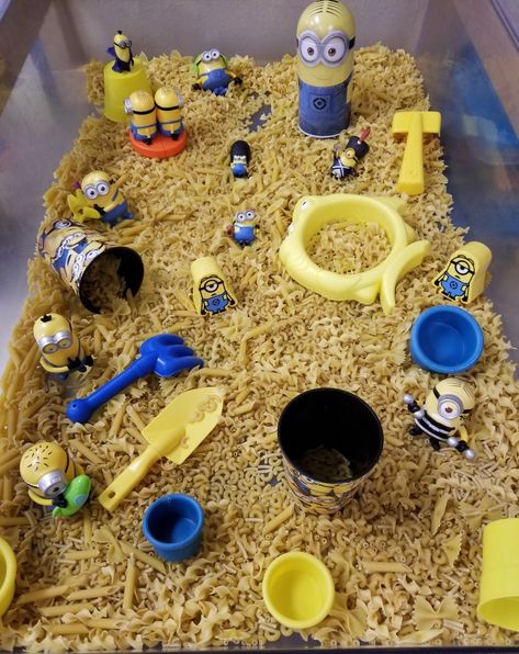 Minions Sensory Bin, Disney Themed Sensory Bin, Finding Nemo Sensory Bin, Inside Out Sensory Bin, Disney Sensory Bin, Noodle Sensory Bin, Learning Shelf, Activity Bins, Minions 4