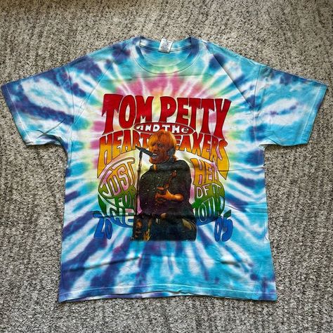 Tom Petty Vintage Tour - Gem Tom Petty T Shirt, Tom Petty Shirt, Black Crowes, Soho Nyc, Tom Petty, Rap Tee, Concert Tshirts, Concert Tees, Raglan Shirts