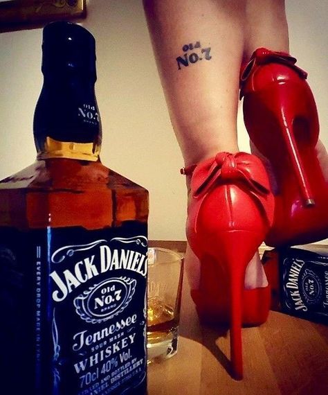 Whiskey Girls, Crown Royal Drinks, Whisky Jack, Jack Daniels No 7, Tennessee Girls, Whiskey Girl, Jack Daniel, Tennessee Whiskey, Scotch Whiskey