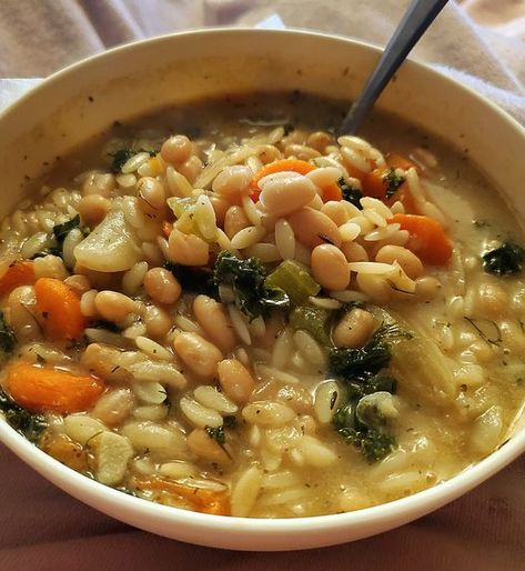 White Bean Soup With Lemon And Orzo - Easy DIY Recipes White Bean Orzo, Sicilian Chicken, Soup With Lemon, Lemon Soup, Lemon Orzo, Orzo Soup, Cheeseburger Casserole, Vegetable Broth, Small Pasta