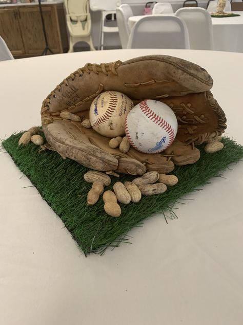 Vintage Baseball Centerpiece Ideas, Baseball Banquet Table Decor, Baseball Party Table Centerpieces, Sports Banquet Table Decor, Baseball Table Decorations Ideas, Sports Themed Centerpieces Diy, Baseball Theme Table Decorations, Baseball Senior Table Ideas, Basketball Wedding Theme