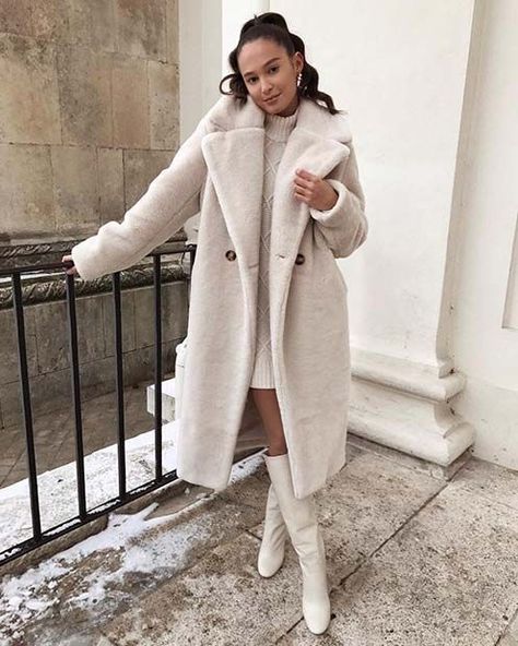 Beige Teddy Coat Outfit, White Teddy Coat Outfit, White Fur Coat Outfit, Faux Fur Coat Outfit, White Teddy Coat, Teddy Coat Outfit, Teddy Outfit, Beige Faux Fur Coat, White Winter Coat