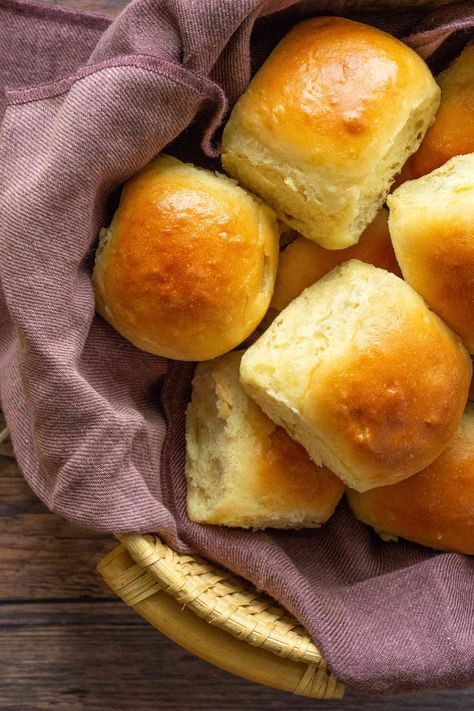 Dinner Buns, Quick Dinner Rolls, Thanksgiving Rolls, Quick Rolls, Gingerbread Muffins, Active Dry Yeast, Yeast Breads, Homemade Dinner Rolls, Dinner Rolls Recipe