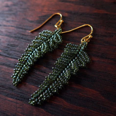 Beaded Leaf Earrings, Beaded Seaweed, Beaded Leaves, Tree Heart, Beaded Moccasins, Fern Frond, Beaded Earrings Tutorials, Beaded Earrings Diy, Beaded Leaf