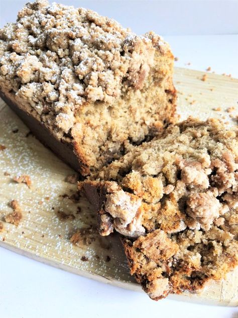 Banana Bread Crumble, Banana Crumble, Rhubarb Bread, Best Banana Bread Recipe, Cinnamon Banana Bread, Dessert Breads, Pumpkin Banana Bread, Cinnamon Crumble, Rhubarb Desserts