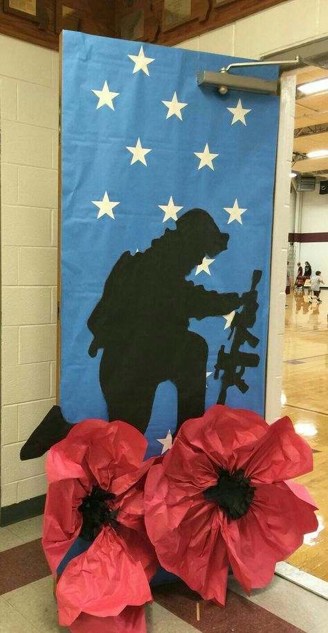 Veterans Parade Float Ideas, Veterans Day Door Decorations For School, Memorial Day Door Decorations Classroom, Veterans Day Assembly Ideas, Veterans Day Program Decorations, Veteran's Day Craft, Veterans Day School Decorations, Vfw Auxiliary Ideas, Veterans Day Parade Float Ideas