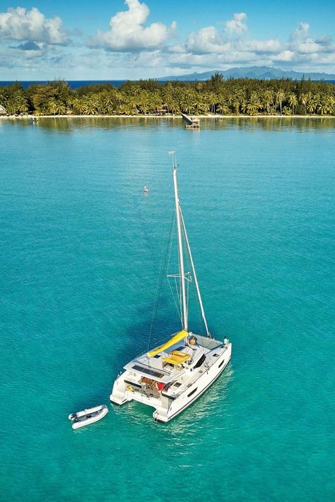 🇬🇧 - Enjoy offshore vacation with Tahiti Yacht Charter and explore the islands of Tahiti. You will be enchanted by the beauty of the lagoon and unique landscapes. 🇫🇷 - Avec Tahiti Yacht Charter, partez en croisière privée à la découverte de Tahiti et ses îles. Vous serez enchanté par la beauté du lagon et des paysages. 📸© Tahiti Yatch Charter Catamaran Cruise, Tahiti Travel, Travel Consultant, Yacht Charter, Catamaran, Free Quote, Tahiti, Enchanted, The Beauty