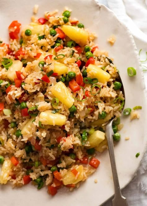 Pineapple Fried Rice (Thai) Thai Side Dishes, Thai Pineapple Fried Rice, Pineapple Fried Rice Recipe, Rice Breakfast, Recipe Tin Eats, Poached Chicken Breast, Tin Eats, Honey Soy Chicken, Making Fried Rice