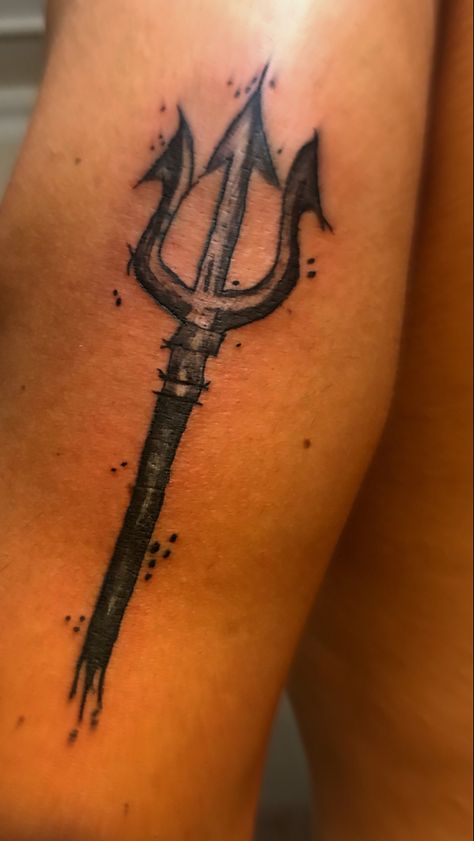 Poseidon spear. Spear Tattoo, Second Tattoo, Black Tattoos, Fish Tattoos, Jesus Fish Tattoo, Tattoo Ideas, Tattoo Designs, Tattoos, Quick Saves