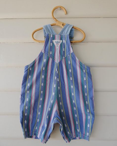 🎈Up For Offers 🎈 Via Dm or in the comment section. • Another BANGER !!! Look at this beauty 😍 • Hard to find - Vintage Oshkosh Overalls. SIZE & FIT : This beauty is tagged as a size 1Y, but runs generous and would be best for a size closer to 2 in our opinion. 🎈 Please always refer to measurements below if necessary : - Strap to saddle : 46.5 to 48cm. - Strap to hem : 59.5 to 61cm. 🎈 FEATURES : - Front pockets. - Gorgeous red Oshkosh logo. - Classic vestbak details. - Snap buttons for easy na... Oshkosh Overalls, Vintage Oshkosh, Baby Baby, Hard To Find, Saddle, Overalls, That Look, Look At, Running