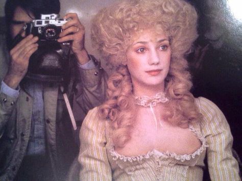 Stanley Kubrick archives BARRY LYNDON: Executive producer Jan Harlan photographs Marisa Berenson as Lady Lyndon.   Thanks to Will Mccrabb for the share https://www.facebook.com/102342836500344/photos/pb.102342836500344.-2207520000.1391543574./563182840416339/?type=3&permPage=1 Marisa Berenson Barry Lyndon, Rococo Costume, Marisa Berenson, Barry Lyndon, Film Costumes, Hair References, Period Movies, Summer Rose, Stanley Kubrick